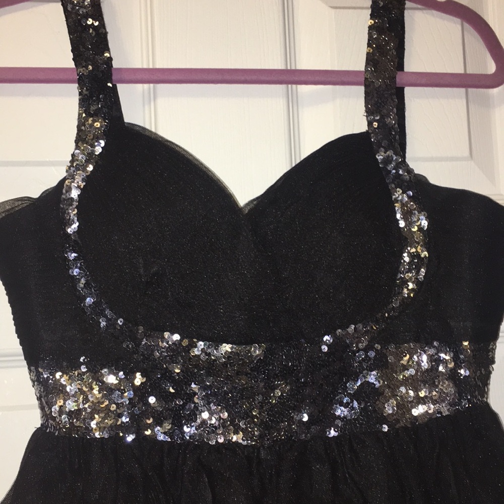 Black and silver dress 🎀